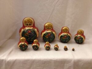 Matryoshka in 10 nesting pieces
