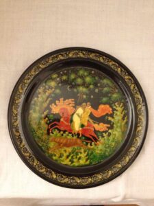 Decorative lacquered plate