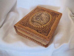 Rectangular birch bark box