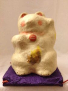 Paper mache maneki-neko