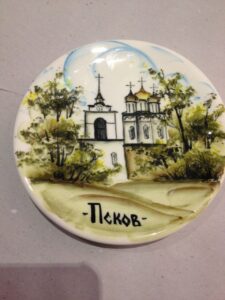 Souvenir plate (Pskov)