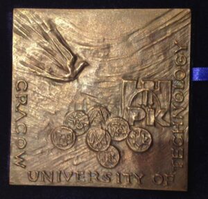 17-Plaque