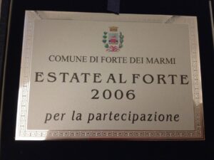 37- Plaque