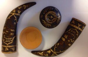 Set of two drinking vessels and two bowls