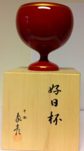 Red lacquered bowl