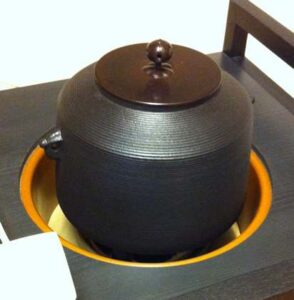 Tetsubin – Cast Iron Kettle