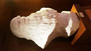 Murble bust of Leonardo Da Vinci – The Visionary Creator