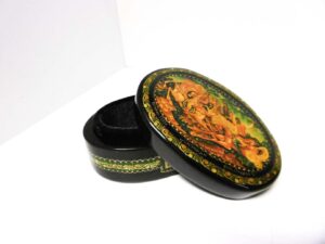 Lacquer jewelry box