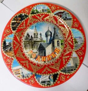 Decorated glass plate