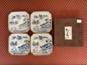 Keiko Yoshinaga-1 bis – set 4 piattini squadrati